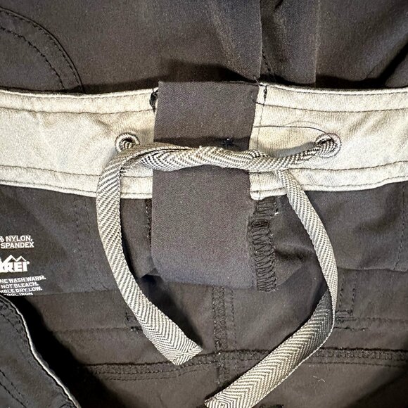 REI Nylon Hiking‎ Pants - Women's 12 - Black - Adjustable Waistband - Pockets - Picture 8 of 8